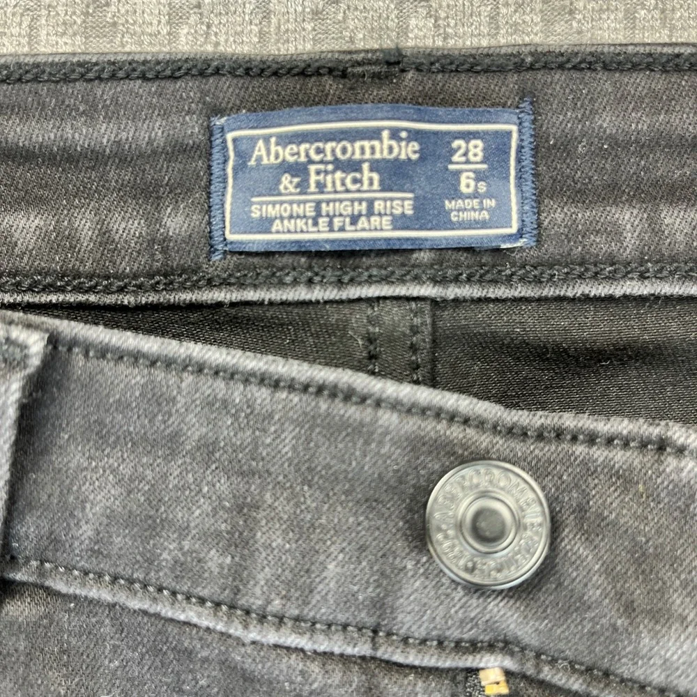 Abercrombie/Fitch High Rise Ankle Flare Women‎ 6/28X25 new without tags Raw Hem